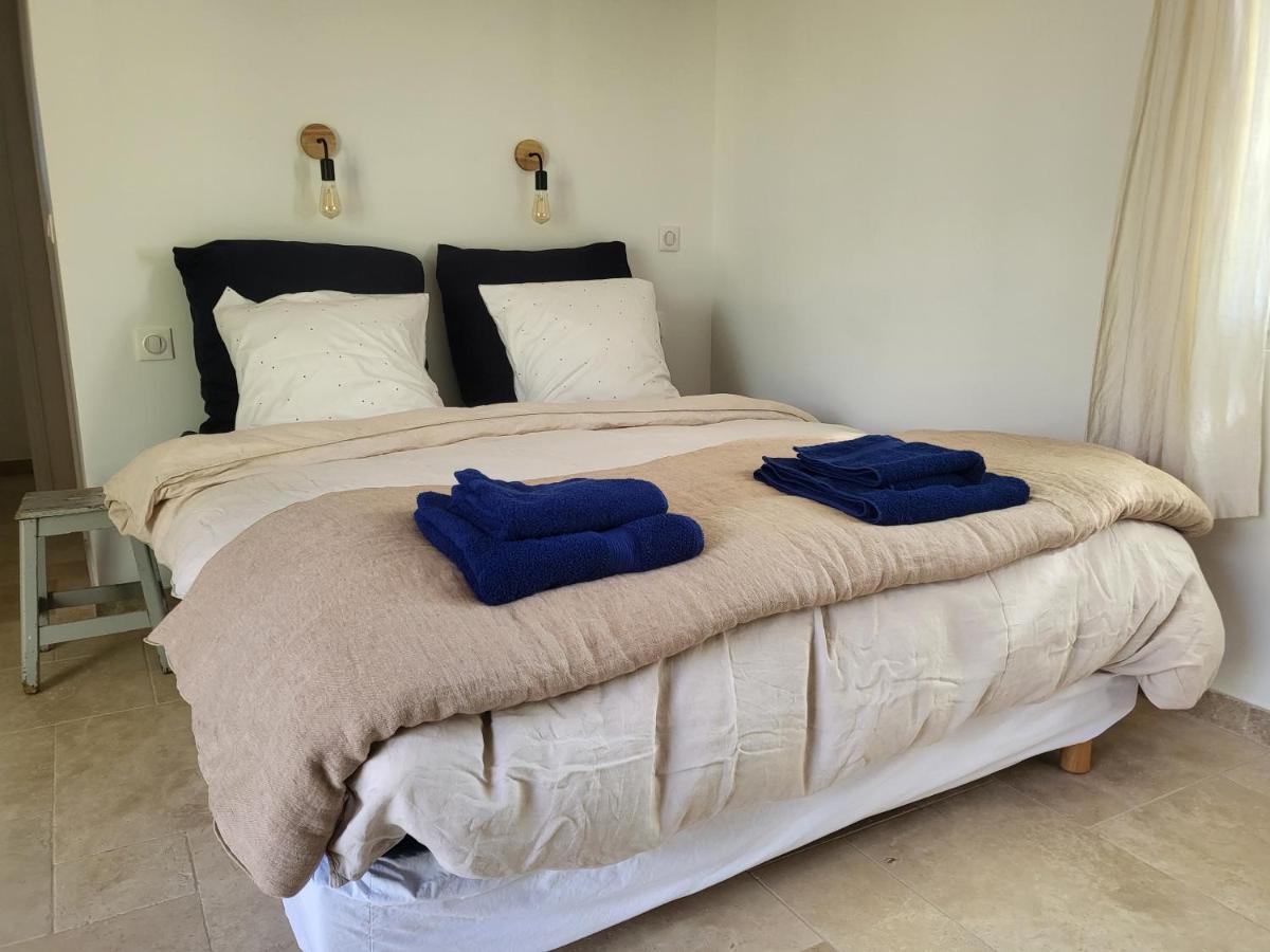 Le Cabanon Bed & Breakfast Ménerbes Екстериор снимка