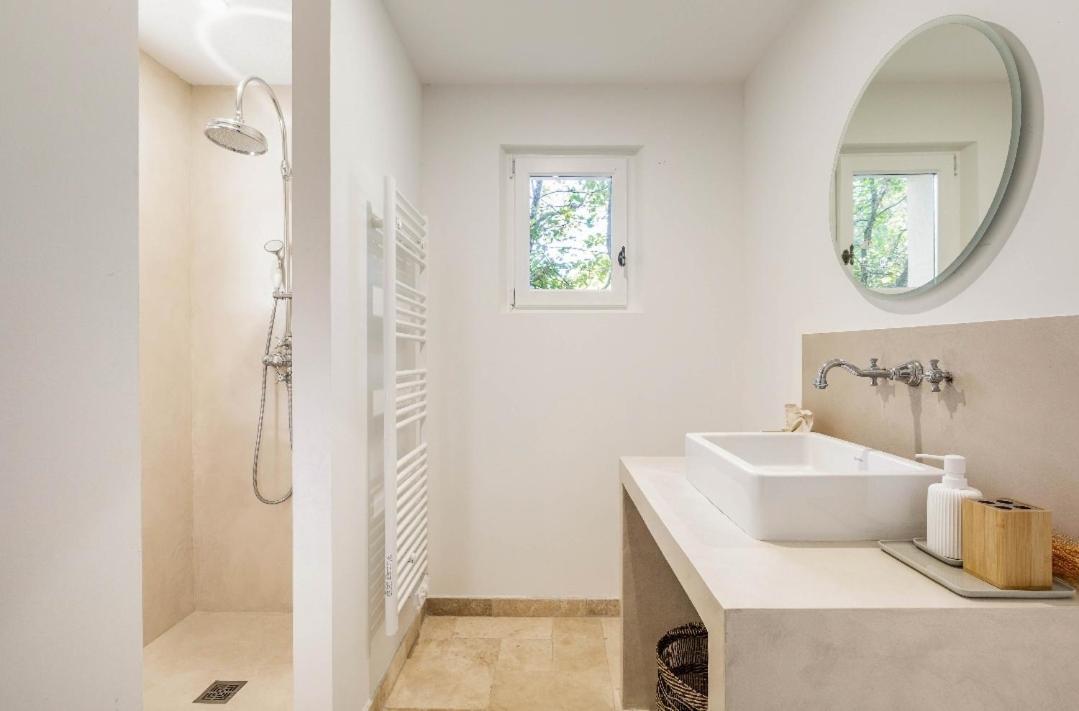 Le Cabanon Bed & Breakfast Ménerbes Екстериор снимка